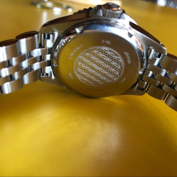 Armida A11 Dive Watch - Picture 8 of 8